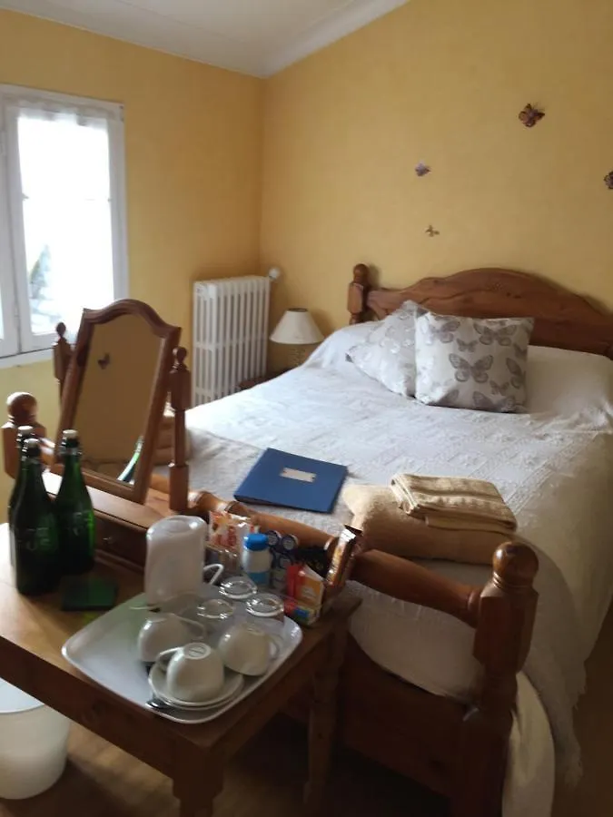 Bed and Breakfast Chez Nous à Mael-Carhaix 0*,  France