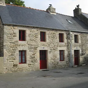 Bretoens Dorpshuis Mael-Carhaix